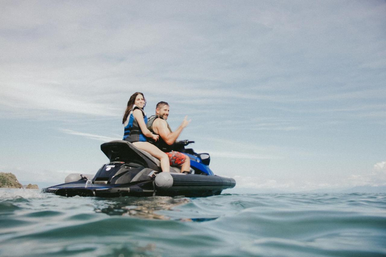 Surf Synergy All-Inclusive Surf Retreat 자코 외부 사진