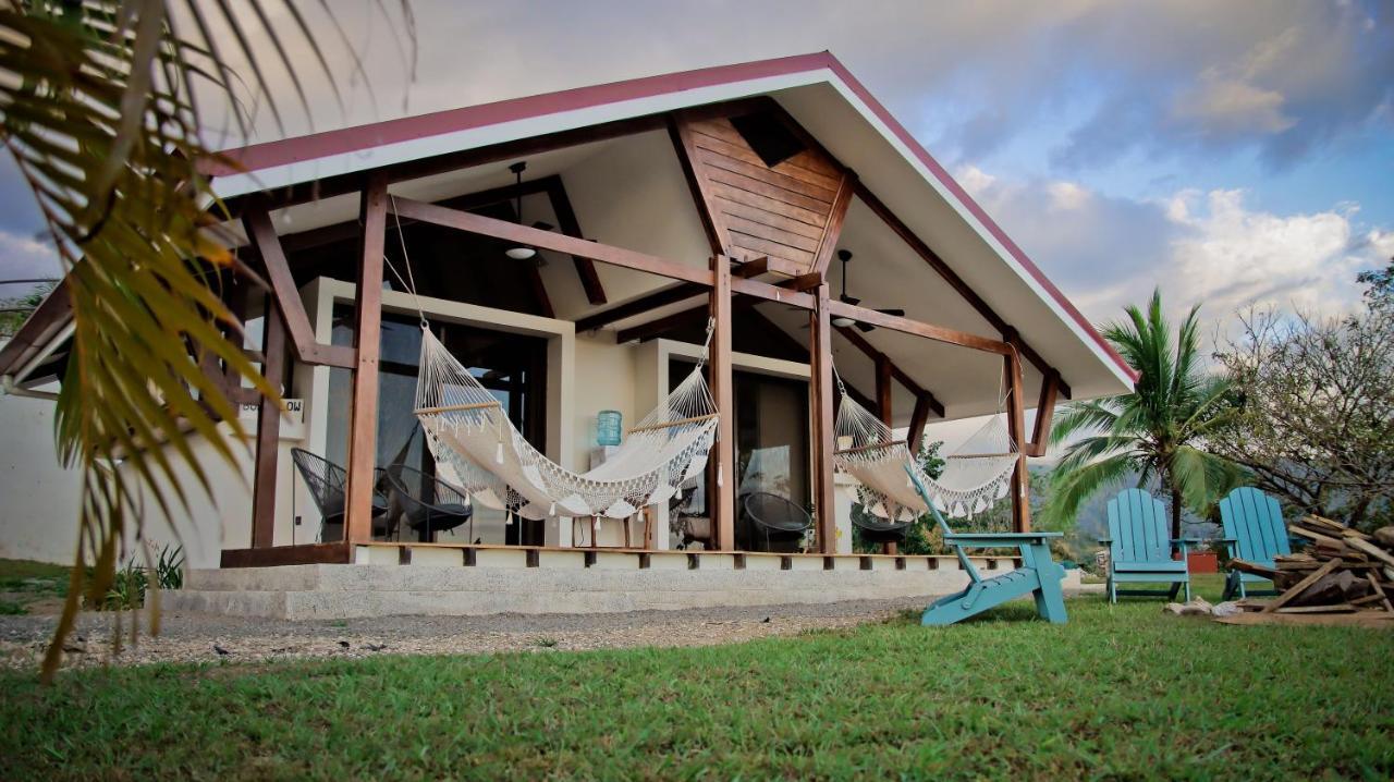Surf Synergy All-Inclusive Surf Retreat 자코 외부 사진