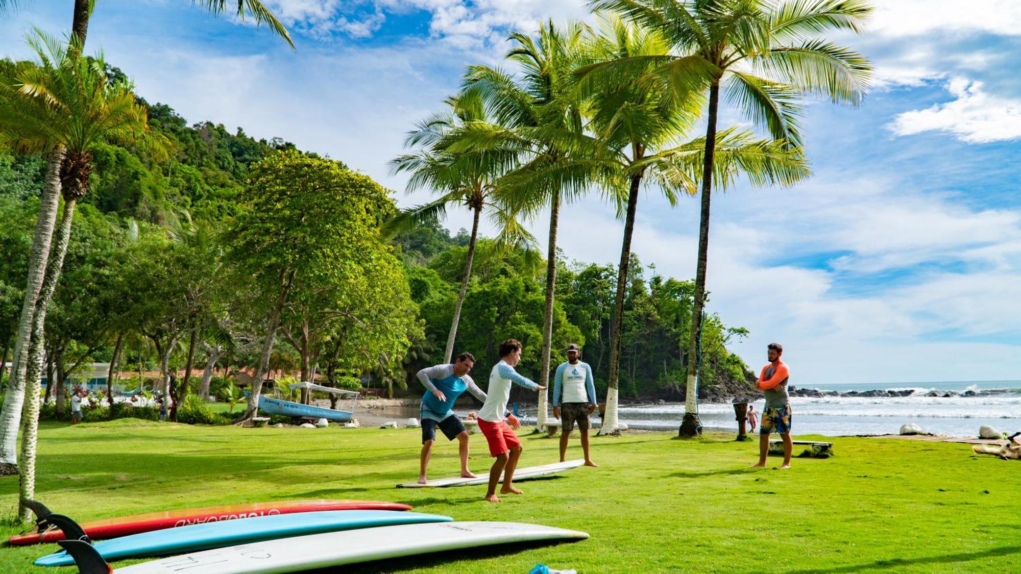 Surf Synergy All-Inclusive Surf Retreat 자코 외부 사진