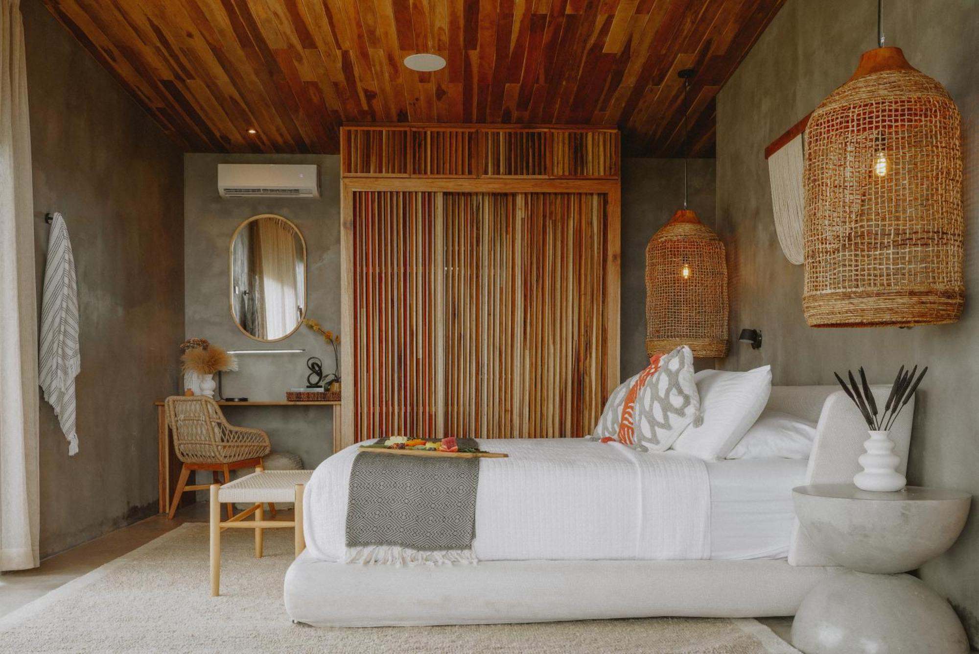 Surf Synergy All-Inclusive Surf Retreat 자코 외부 사진