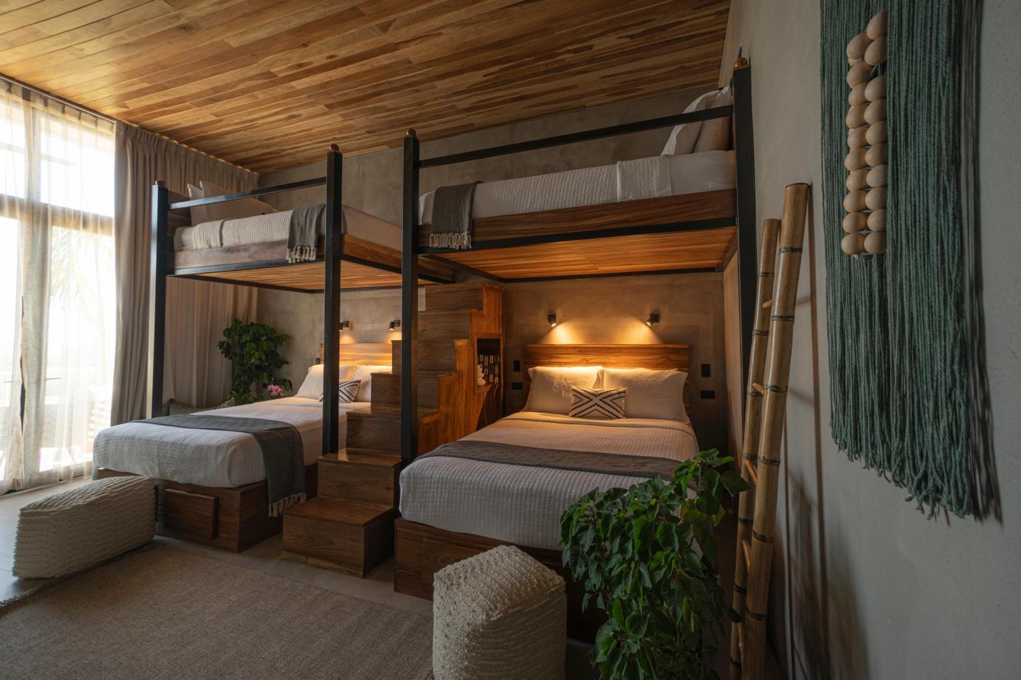 Surf Synergy All-Inclusive Surf Retreat 자코 외부 사진